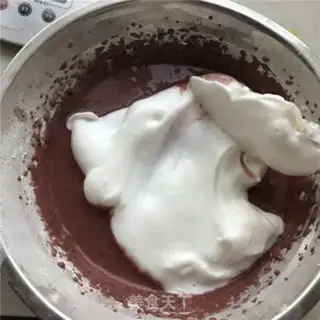 Make Red velvet cake rolls step 4