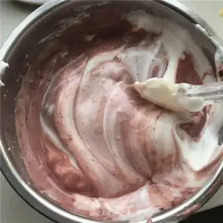 Make Red velvet cake rolls step 5
