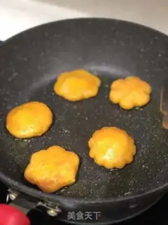 Make Cute pumpkin pie step 14