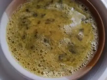 Make Water and eggs in the lichen step 3