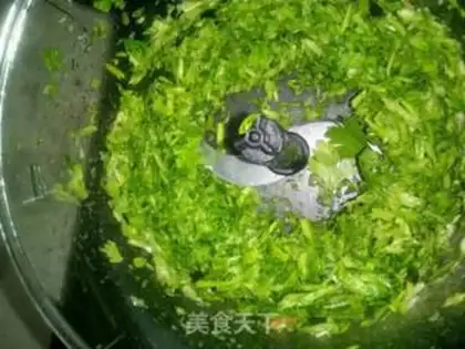 Make Celery pork dumplings step 1