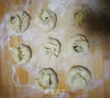 Make Cream egg buns step 8