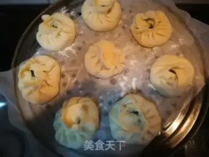 Make Cream egg buns step 9
