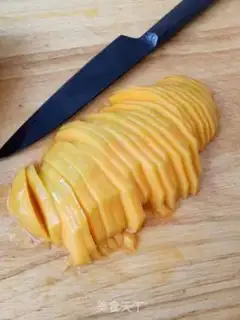 Make Mango flowers step 2