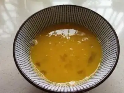 Make Hold the egg step 1