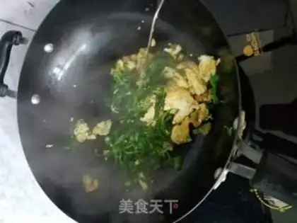 Make Eggs and celery leaves step 6