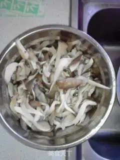 Make Pumpkin fried meat step 0