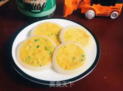 Make Onion egg and vegetable pie step 7