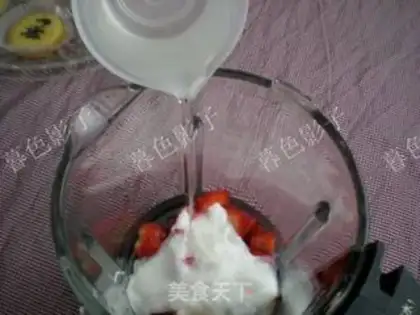 Make Pink milkshake step 3