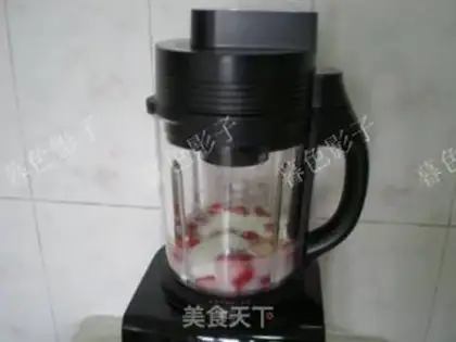 Make Pink milkshake step 4