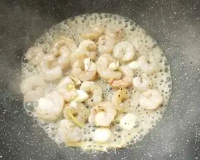 Make Cream-fired lobster step 6