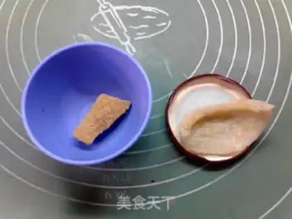 Make The tumble bee canteen step 0