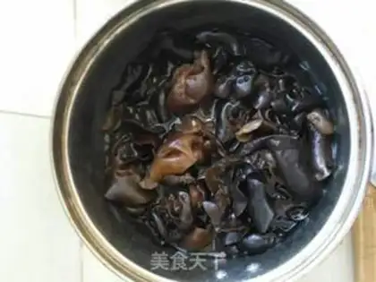Make Spinach, bean-skin step 1