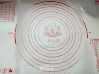 Make Soccer pine roll step 3
