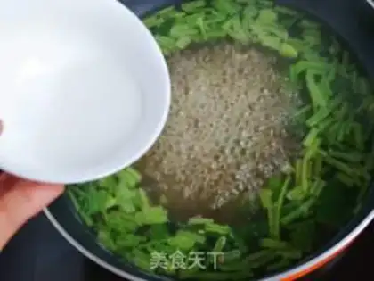 Make Spinach omelet soup step 5