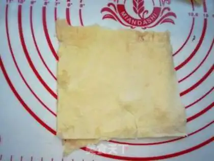 Make Banana chocolate roll step 1