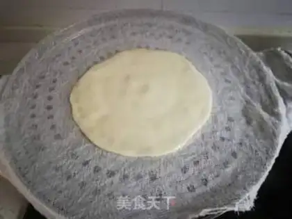 Make The dumpling skins are super hotcakes step 5