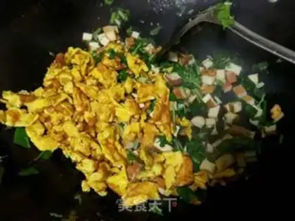 Make Celery eggs, fried beans step 8