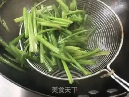 Make Garlic spinach step 2