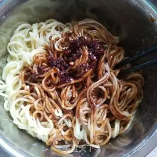 Make Hot dry noodles step 1