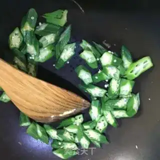 Make Autumn fried eggs step 4