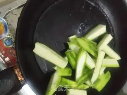 Make Smelt fried sausage step 3