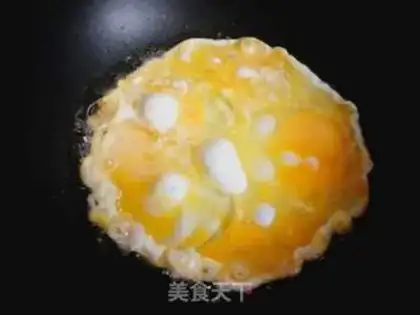 Make Tomato pepper fried eggs step 5