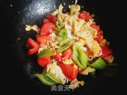 Make Tomato pepper fried eggs step 12