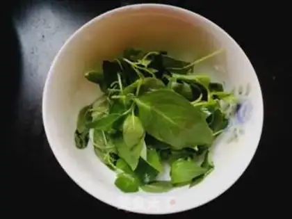 Make Sesame sauce mixed with mustard beans step 2