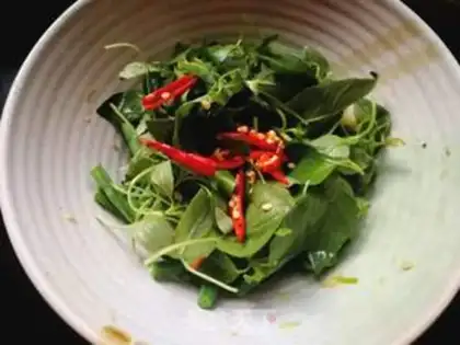 Make Sesame sauce mixed with mustard beans step 4
