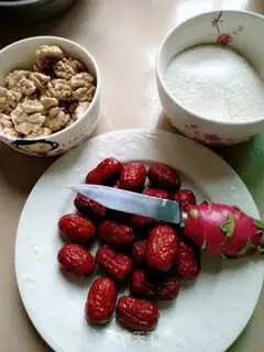 Make Red dates with walnuts step 0