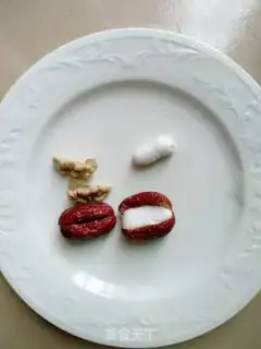 Make Red dates with walnuts step 4