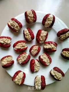 Make Red dates with walnuts step 7