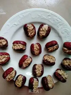 Make Red dates with walnuts step 8