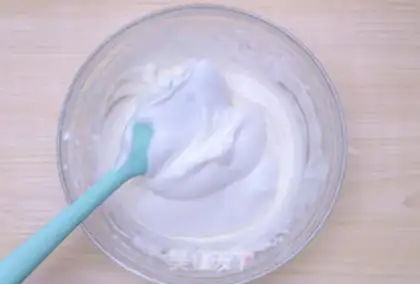 Make White Jade Strawberry Roll step 5