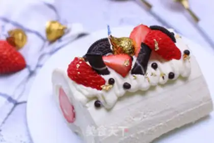 Make White Jade Strawberry Roll step 16