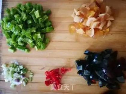 Make Scrambled eggs step 1