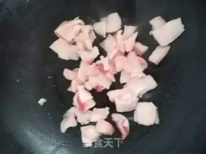 Make Pork fried soy sprouts step 2