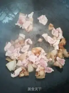 Make Pork fried soy sprouts step 3