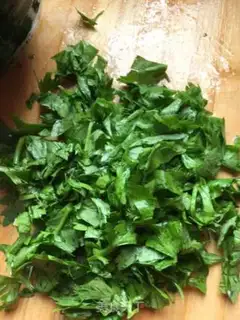 Make Celery leaves and eggs step 1