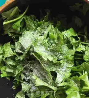 Make Celery leaves and eggs step 2