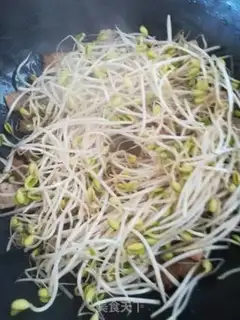 Make Pork fried soy sprouts step 4