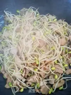 Make Pork fried soy sprouts step 5