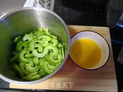 Make Bitter eggs step 1
