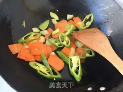 Make Spicy pepper pork step 4