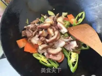 Make Spicy pepper pork step 5