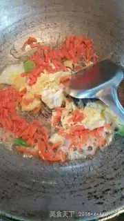 Make Colored egg fried rice step 4