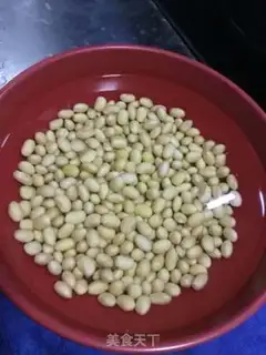 Make Soybeans foot soup step 1