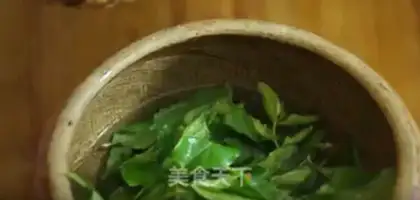 Make Skinny leaves soup step 0