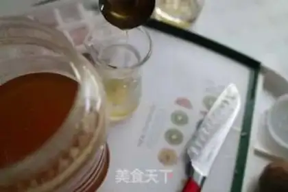 Make Sakura, honey, fragrance juice step 1